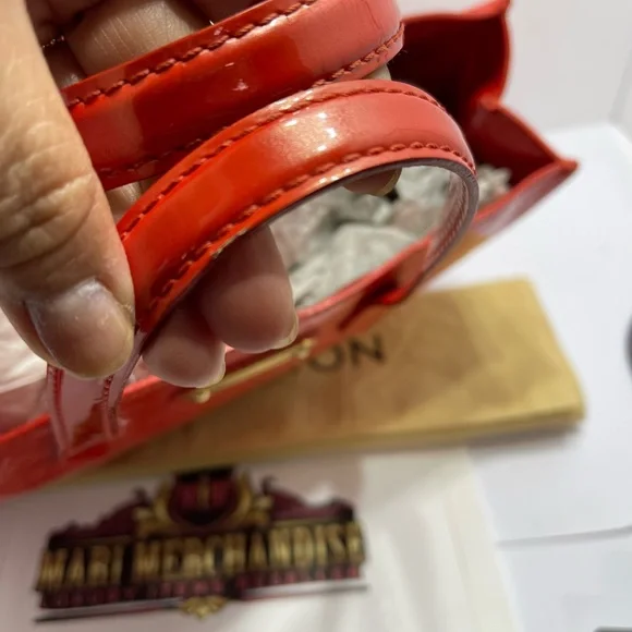 Louis Vuitton Wilshire in Vernis Red, comes with dust bag. - Picture 6 of 11